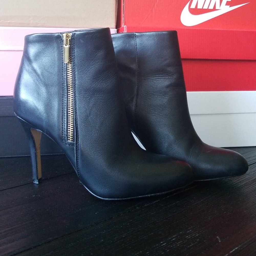 Banana Republic black Leather Booties